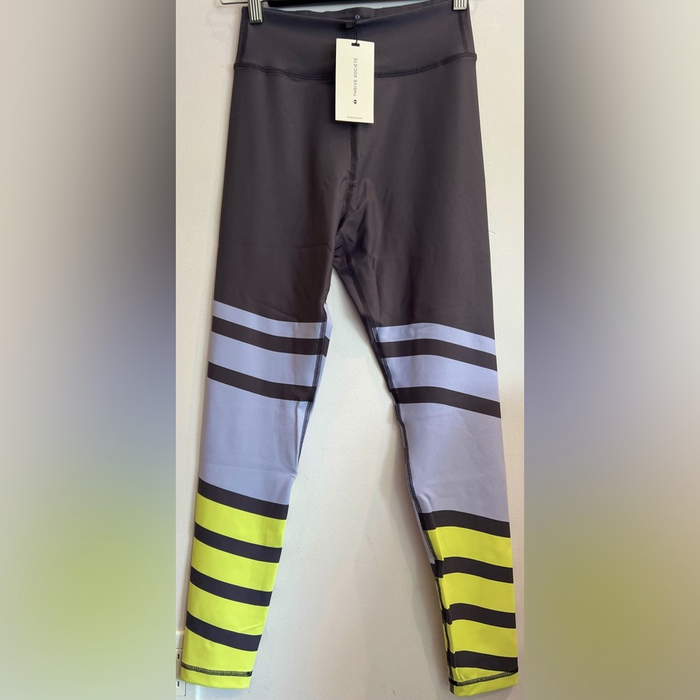THRIVE SOCIETE Womens Perform ance 7/8 Color Block Legging (Lilac)